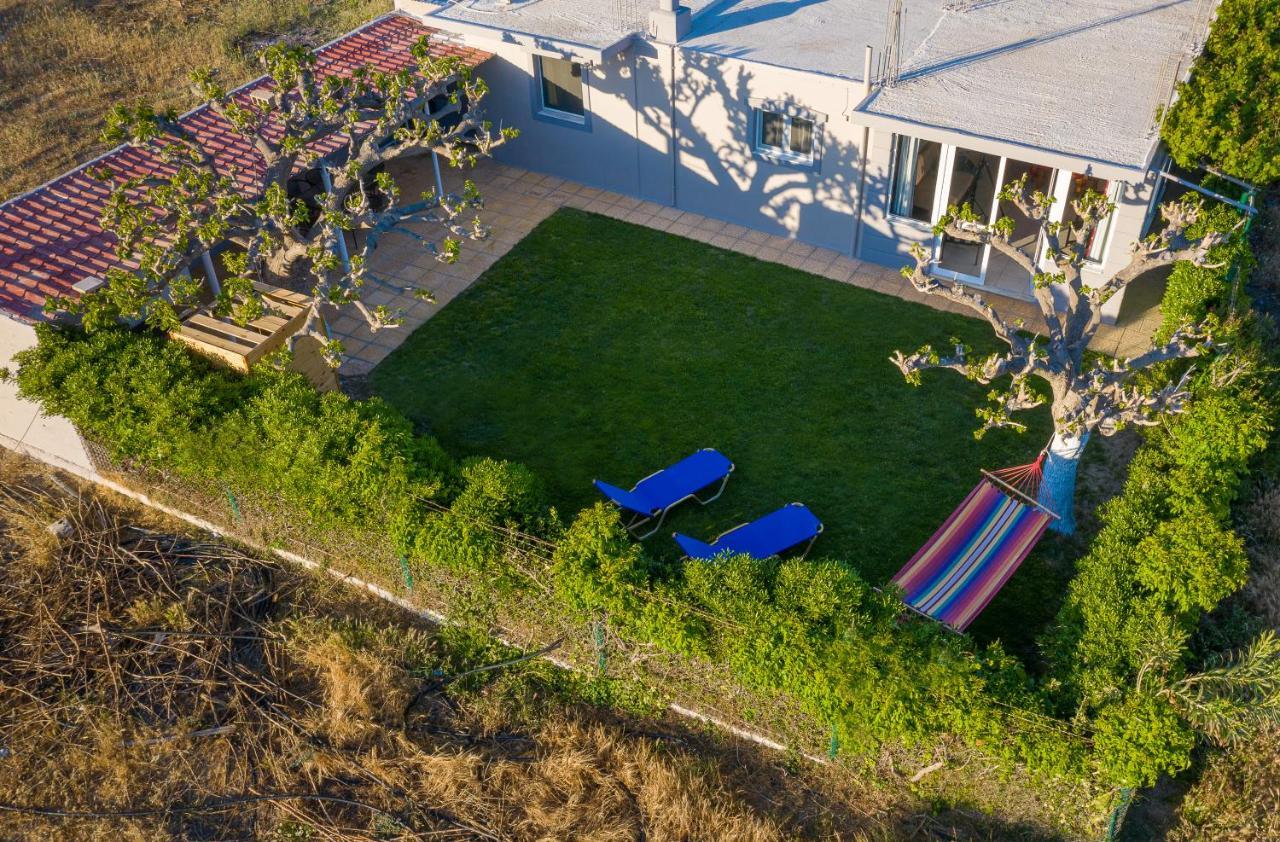 Petrakis Afrathias Garden House Villa Kalamaki  Exteriör bild