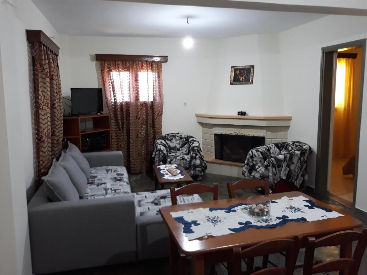 Petrakis Afrathias Garden House Villa Kalamaki  Exteriör bild