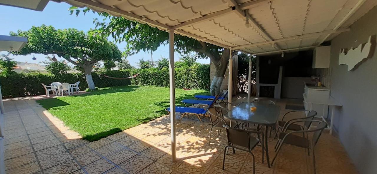 Petrakis Afrathias Garden House Villa Kalamaki  Exteriör bild